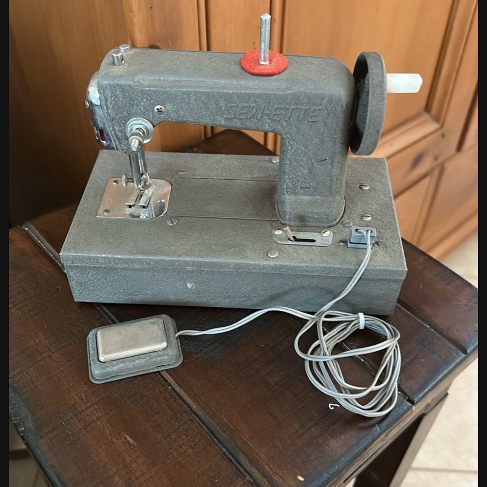 Vintage Gray SEW-ETTE Toy Sewing Machine w pedal